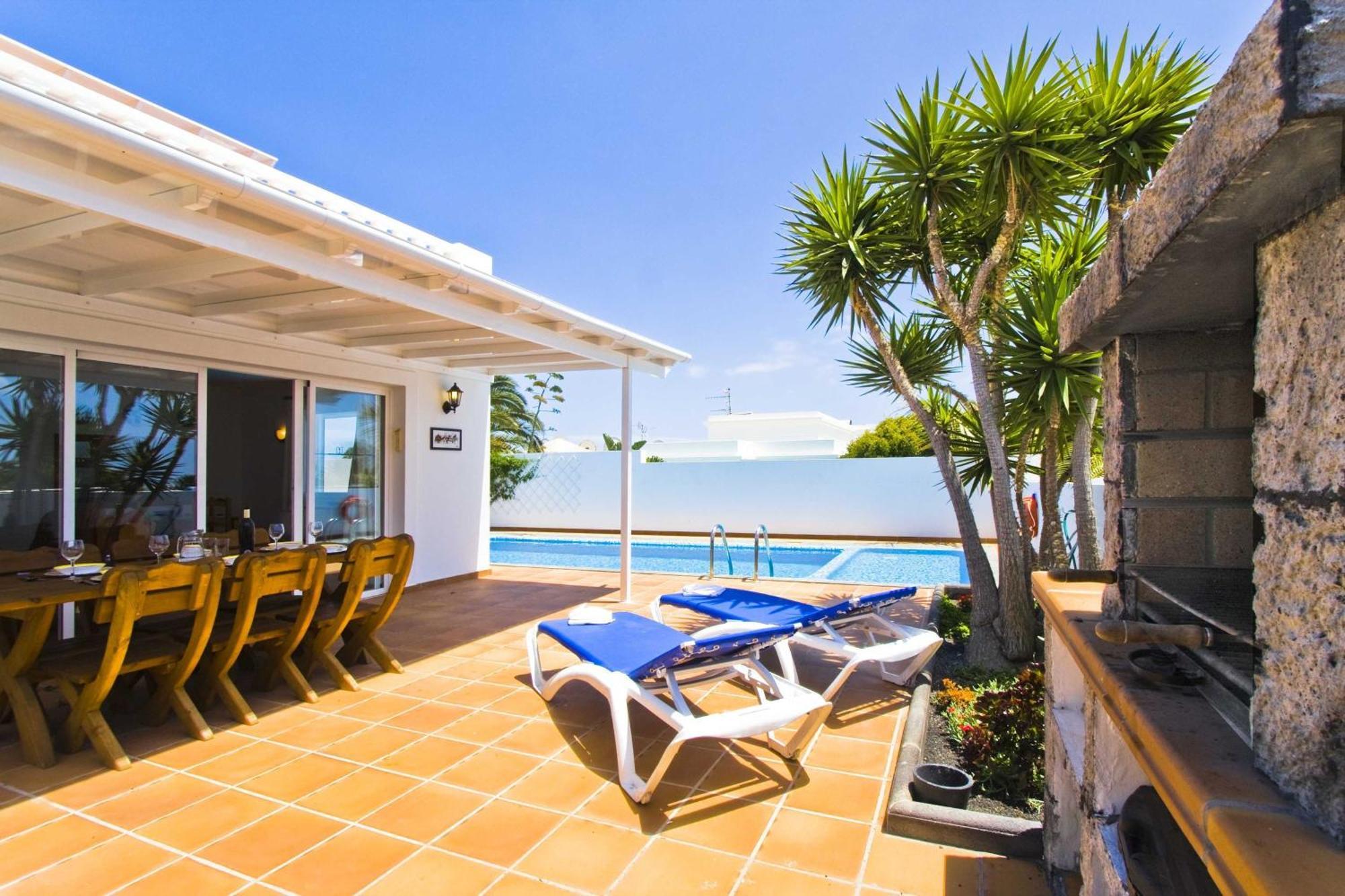 Lovely Los Mojones Villa Casa Jasmine Heated Pool Short Walk To Beach Puerto Del Carmen 푸에르토 델 카르멘 외부 사진
