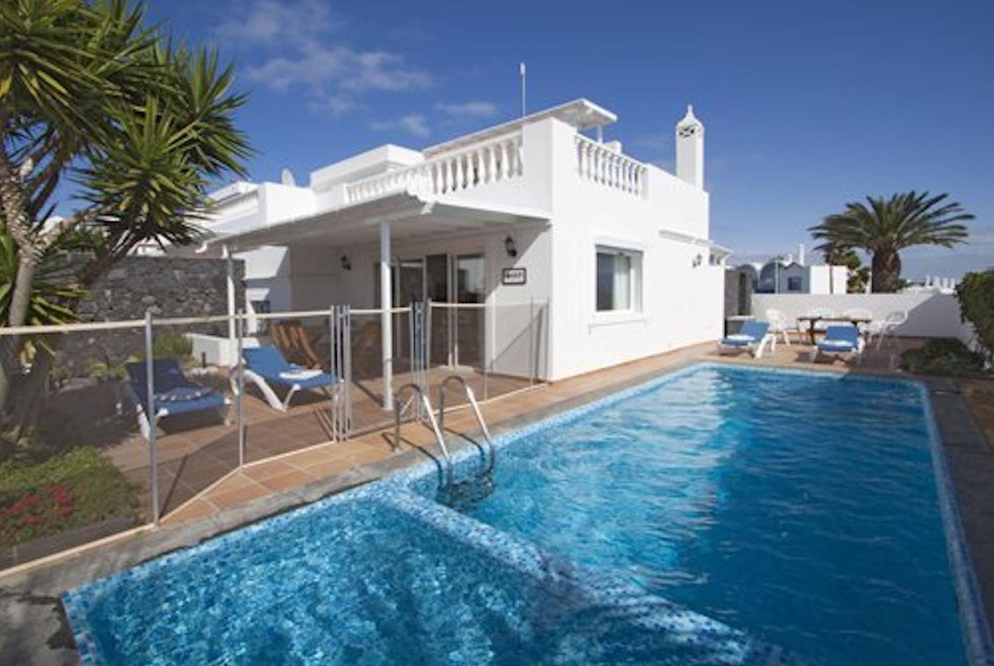 Lovely Los Mojones Villa Casa Jasmine Heated Pool Short Walk To Beach Puerto Del Carmen 푸에르토 델 카르멘 외부 사진