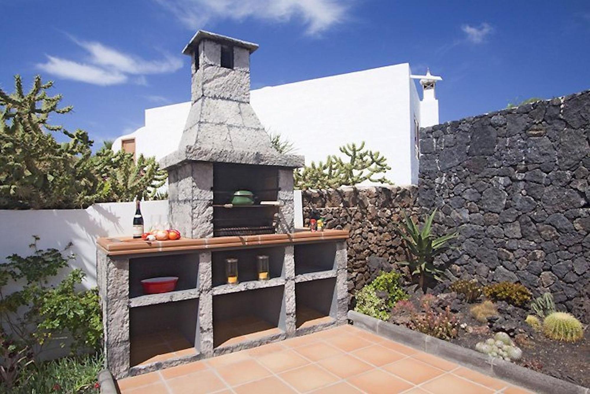 Lovely Los Mojones Villa Casa Jasmine Heated Pool Short Walk To Beach Puerto Del Carmen 푸에르토 델 카르멘 외부 사진